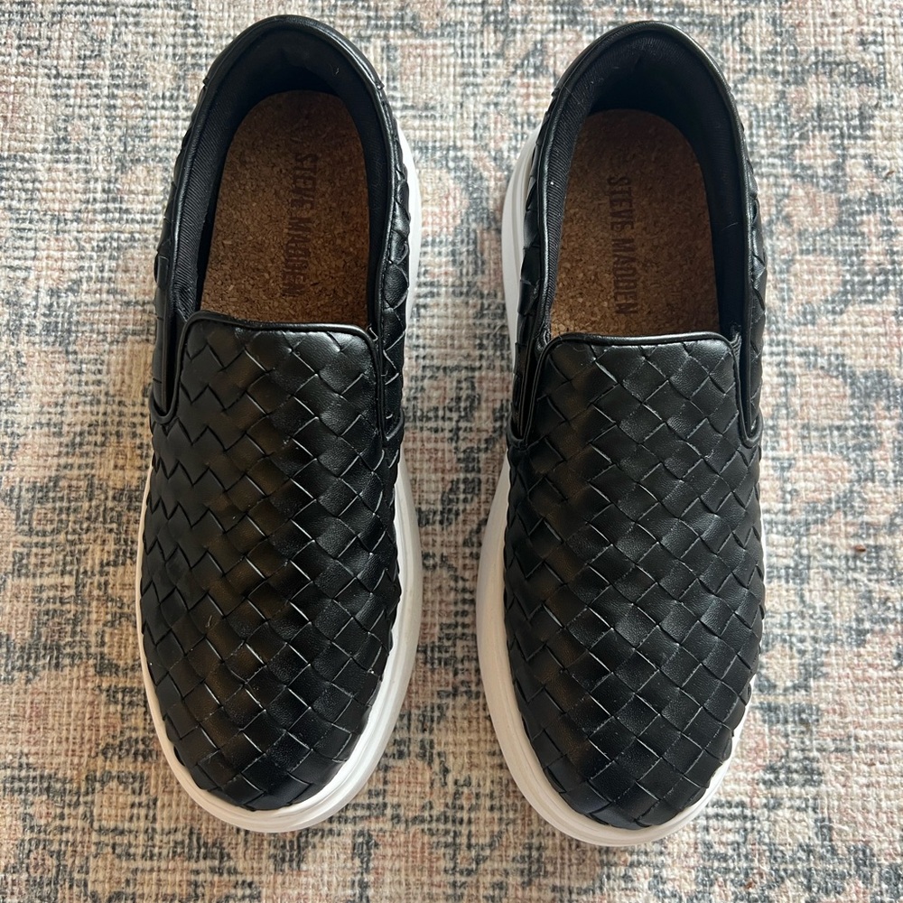 Steve Madden Slip on Platform Booster Sneaker Black 8.5 New